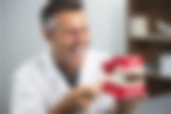 超值优惠！哈尔滨南岗区哈狸先生口腔门诊部的牙周治疗现仅需680元起，原价980元起，尽享优质服务，机会难得，快来预约吧！